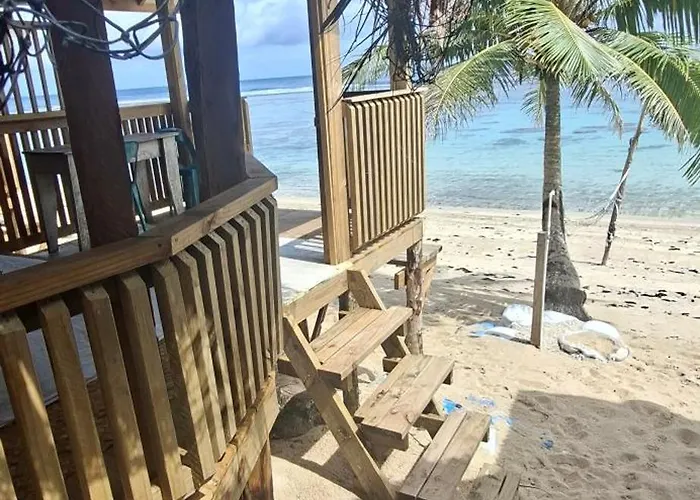 Manusina Beach Fale